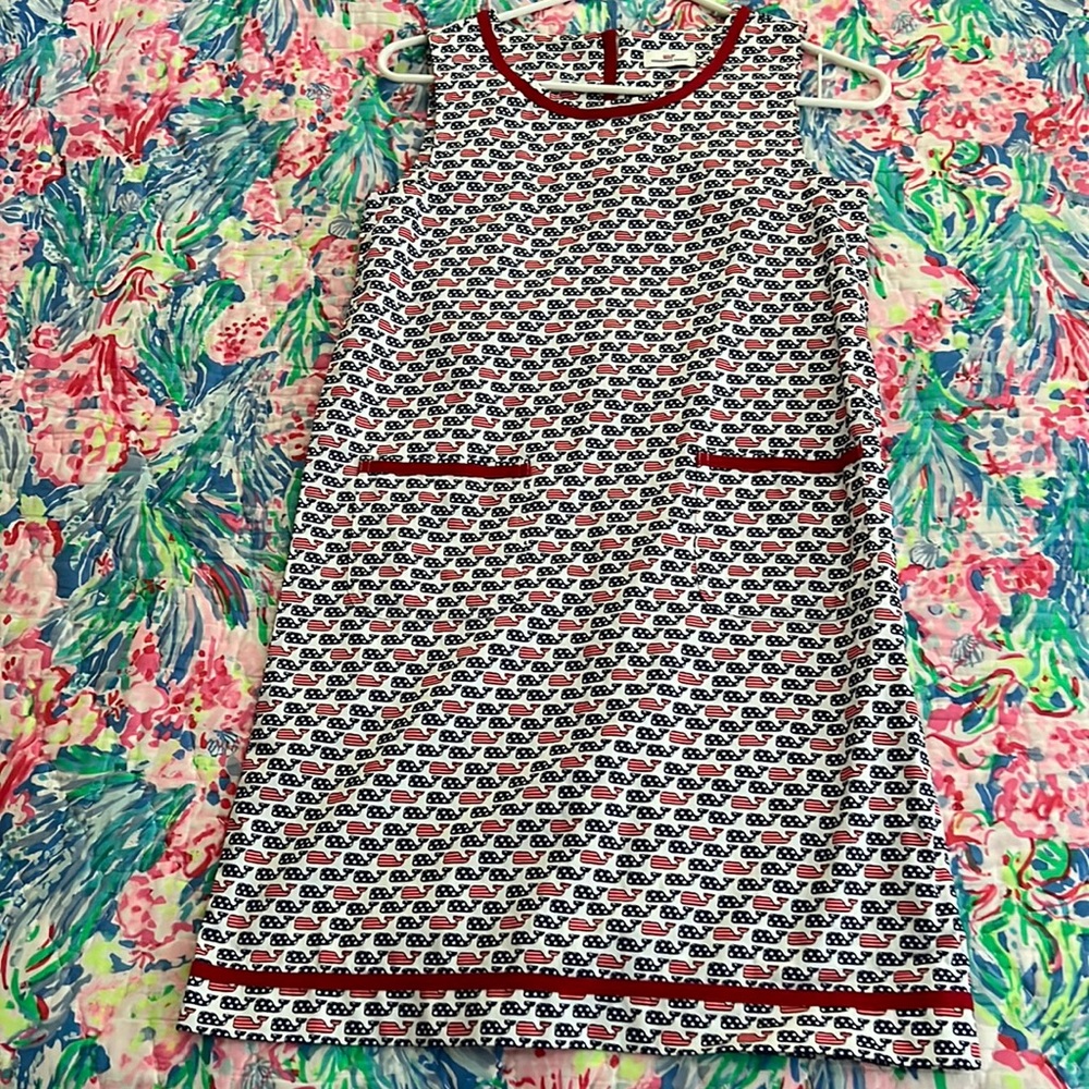 Super cute, gently used vineyard vines dress. Perfect for the Fouth of July!